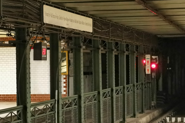 Budapest, M1 metró, Oktogon, bélyegkép