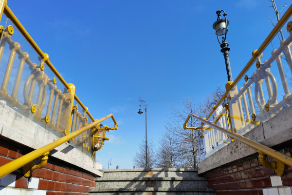 Budapest, M1 metró, Bajza utca, bélyegkép