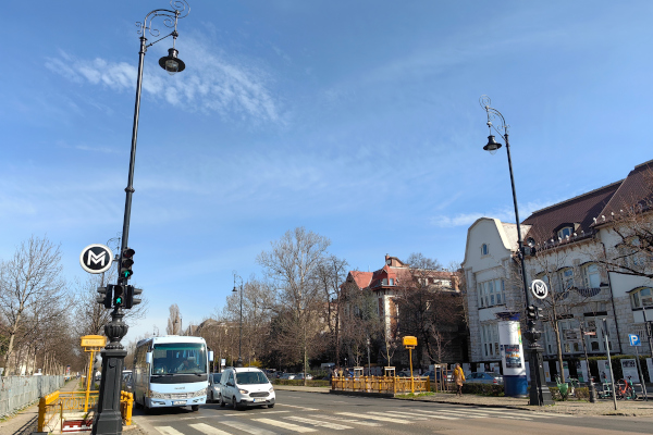 Budapest, M1 metró, Bajza utca, bélyegkép