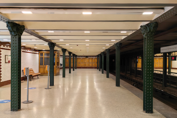 Budapest, M1 metró, Hősök tere, bélyegkép