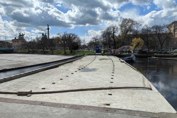 Budapest, M1 metró, Városligeti-tó, alagút, bélyegkép