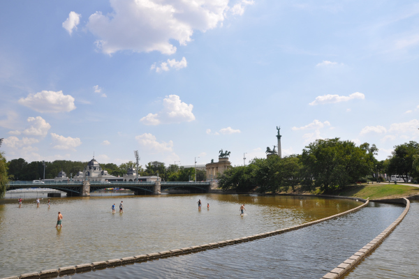 Budapest, M1 metró, Városligeti-tó, alagút, bélyegkép