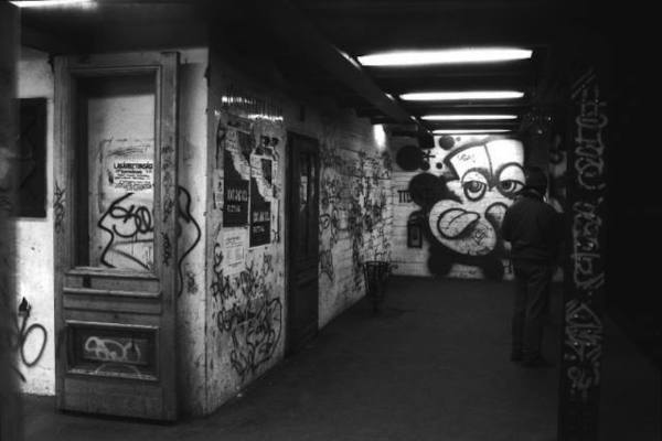 Budapest, M1 metró, graffiti, bélyegkép