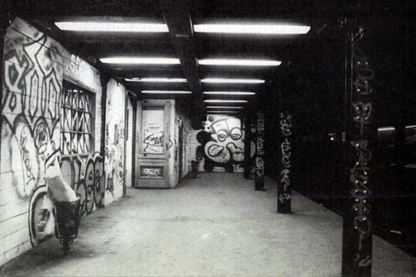 Budapest, M1 metró, graffiti, bélyegkép