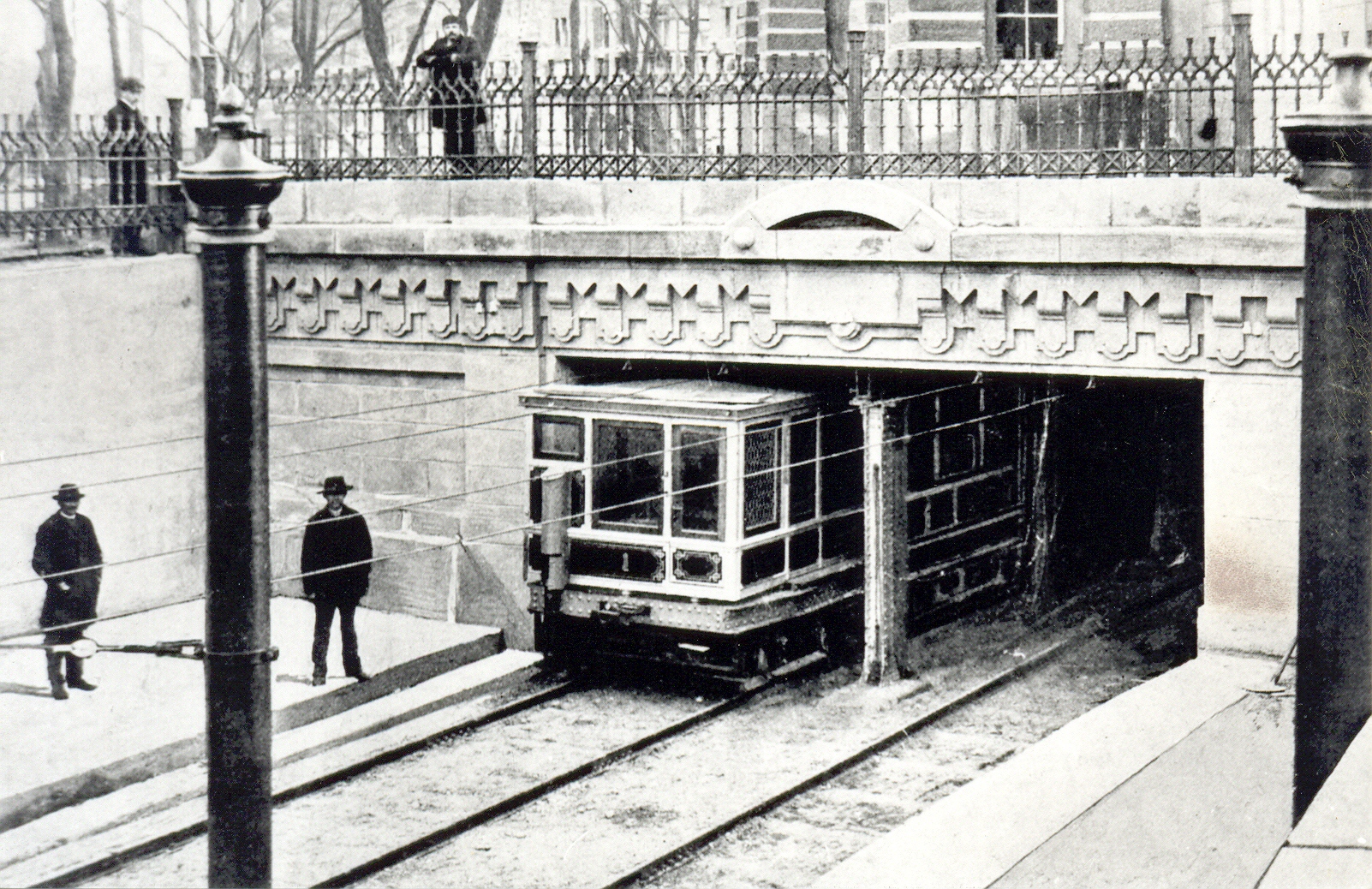 Budapest, M1 metró, Hősök tere