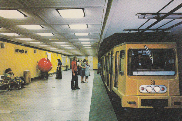 Budapest, M1 metró, Mexikói út, bélyegkép