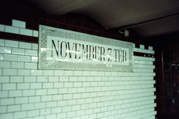 Budapest, M1 metró, Oktogon, bélyegkép