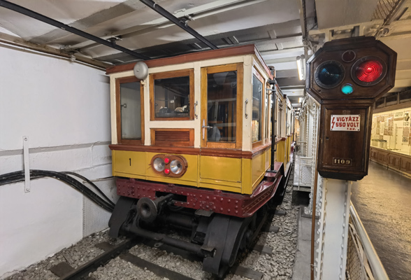 Budapest, M1 metró, Földalatti Vasúti Múzeum, bélyegkép