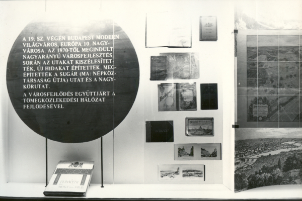 Budapest, M1 metró, Múzeum, bélyegkép