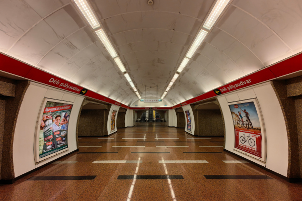 Budapest, M2 metró, Déli pályaudvar, bélyegkép