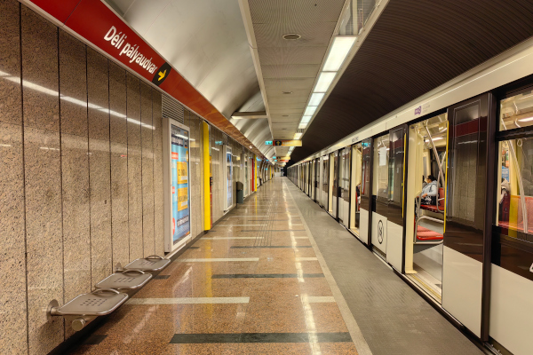 Budapest, M2 metró, Déli pályaudvar, bélyegkép
