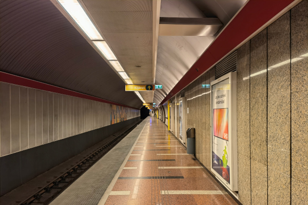 Budapest, M2 metró, Déli pályaudvar, bélyegkép