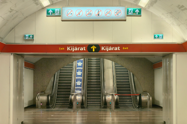 Budapest, M2 metró, Déli pályaudvar, bélyegkép