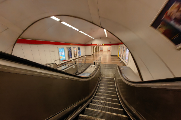 Budapest, M2 metró, Déli pályaudvar, bélyegkép