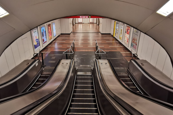 Budapest, M2 metró, Déli pályaudvar, bélyegkép