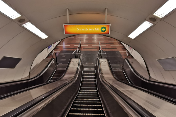 Budapest, M2 metró, Déli pályaudvar, bélyegkép