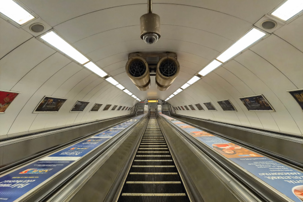 Budapest, M2 metró, Déli pályaudvar, bélyegkép