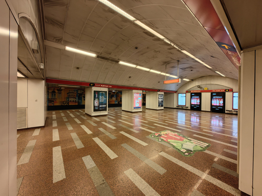 Budapest, M2 metró, Széll Kálmán tér, bélyegkép