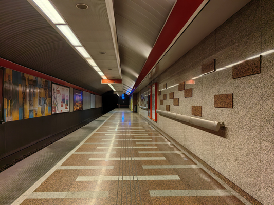 Budapest, M2 metró, Széll Kálmán tér, bélyegkép