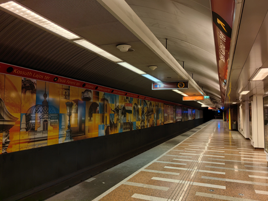 Budapest, M2 metró, Széll Kálmán tér, bélyegkép