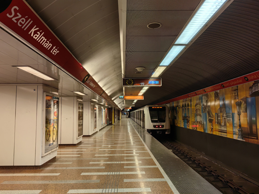 Budapest, M2 metró, Széll Kálmán tér, bélyegkép
