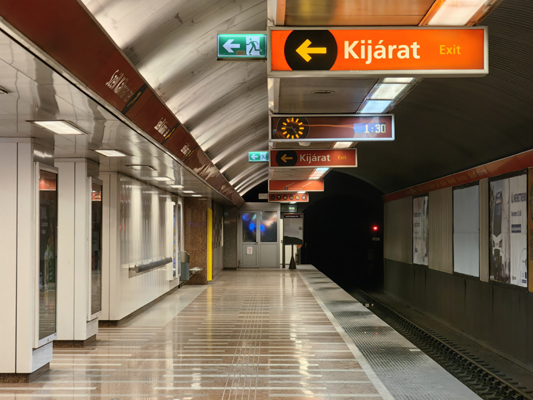 Budapest, M2 metró, Széll Kálmán tér, bélyegkép