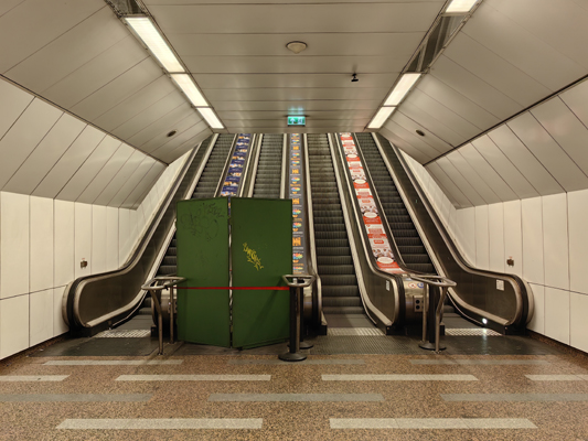 Budapest, M2 metró, Széll Kálmán tér, bélyegkép
