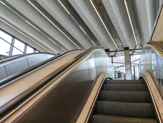 Budapest, M2 metró, Széll Kálmán tér, bélyegkép