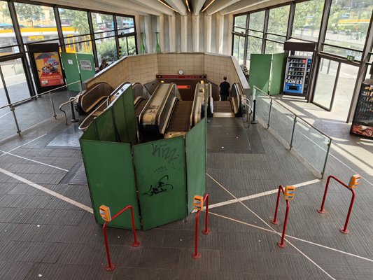 Budapest, M2 metró, Széll Kálmán tér, bélyegkép