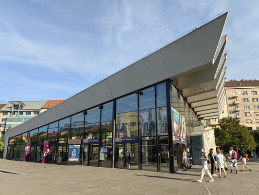 Budapest, M2 metró, Széll Kálmán tér, bélyegkép