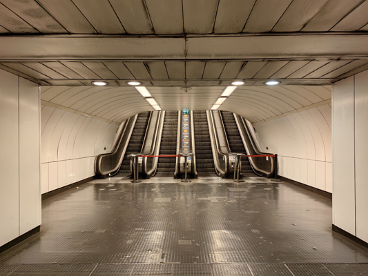 Budapest, M2 metró, Batthyány tér, bélyegkép