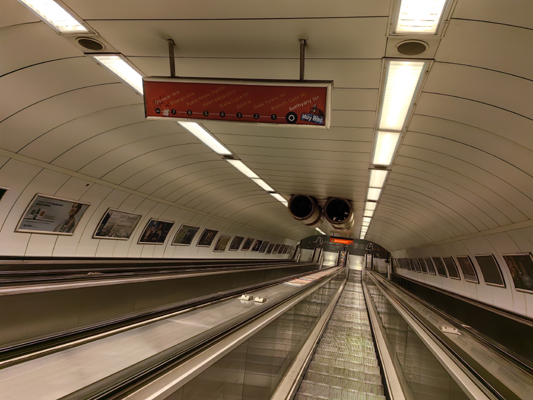 Budapest, M2 metró, Batthyány tér, bélyegkép