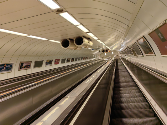Budapest, M2 metró, Batthyány tér, bélyegkép