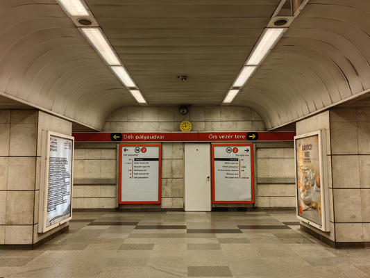 Budapest, M2 metró, Astoria, bélyegkép