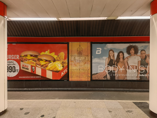 Budapest, M2 metró, Astoria, bélyegkép