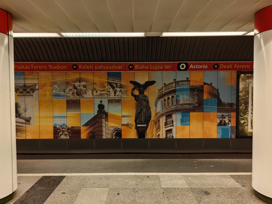 Budapest, M2 metró, Astoria, bélyegkép