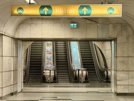 Budapest, M2 metró, Astoria, bélyegkép