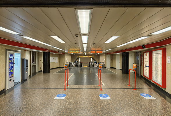 Budapest, M2 metró, Astoria, bélyegkép