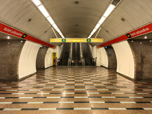 Budapest, M2 metró, Keleti pályaudvar, bélyegkép