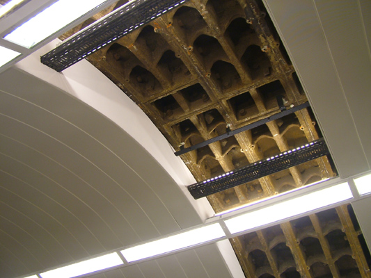 Budapest, M2 metró, Keleti pályaudvar, bélyegkép