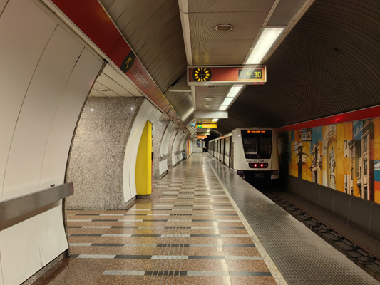Budapest, M2 metró, Keleti pályaudvar, bélyegkép