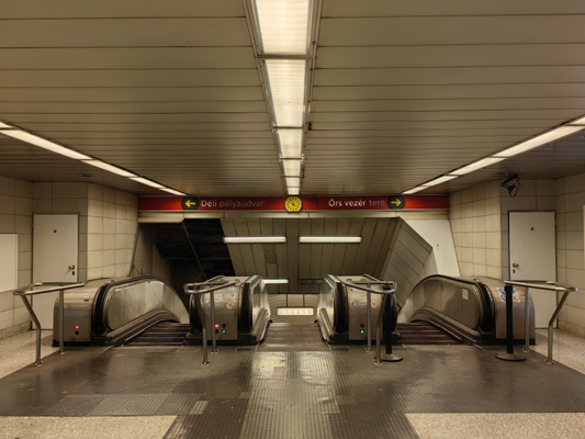 Budapest, M2 metró, Keleti pályaudvar, bélyegkép