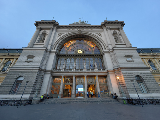 Budapest, M2 metró, Keleti pályaudvar, bélyegkép