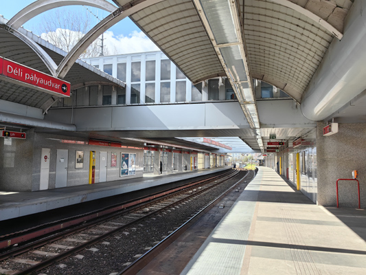 Budapest, M2 metró, Pillangó utca, bélyegkép