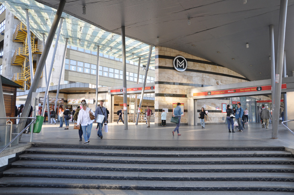 Budapest, M2 metró, Örs vezér tere, bélyegkép