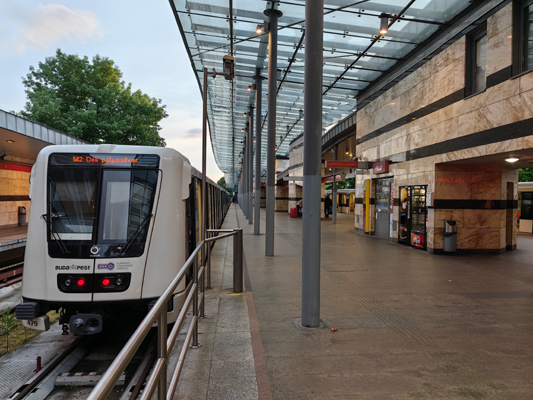 Budapest, M2 metró, Örs vezér tere, bélyegkép