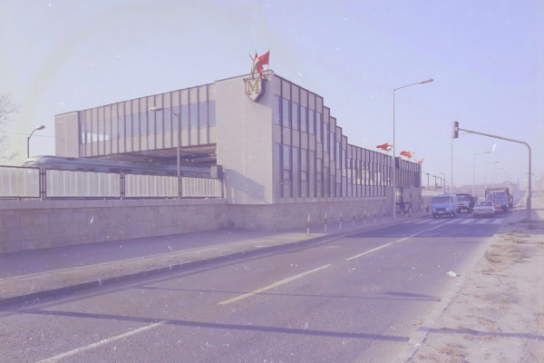 Budapest, M2 metró, Pillangó utca, bélyegkép