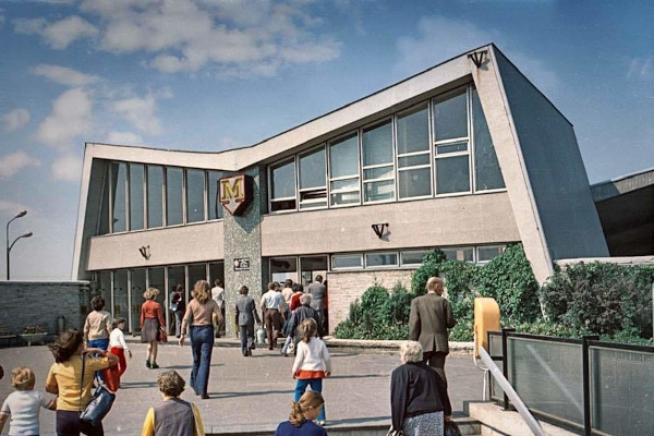 Budapest, M2 metró, Örs vezér tere, bélyegkép