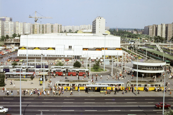 Budapest, M2 metró, Örs vezér tere, bélyegkép