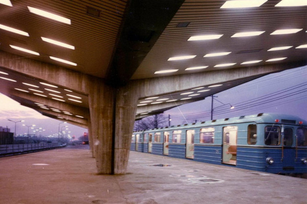 Budapest, M2 metró, Örs vezér tere, bélyegkép